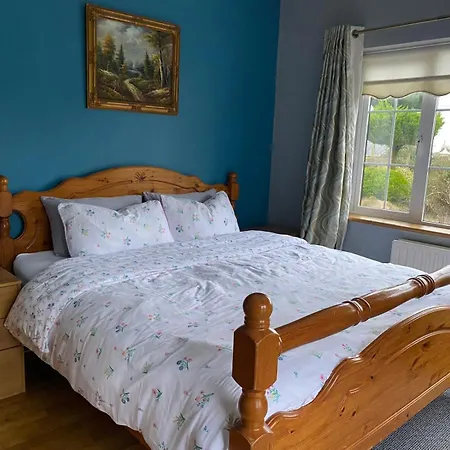 Welcome To Tunmobi Villa, Its Away From Home. * Ballyjamesduff